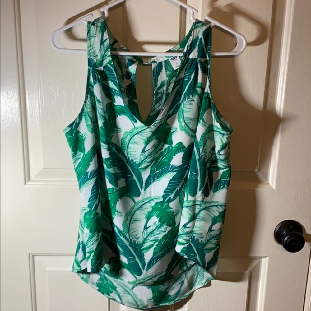 Lightweight V-neck Top